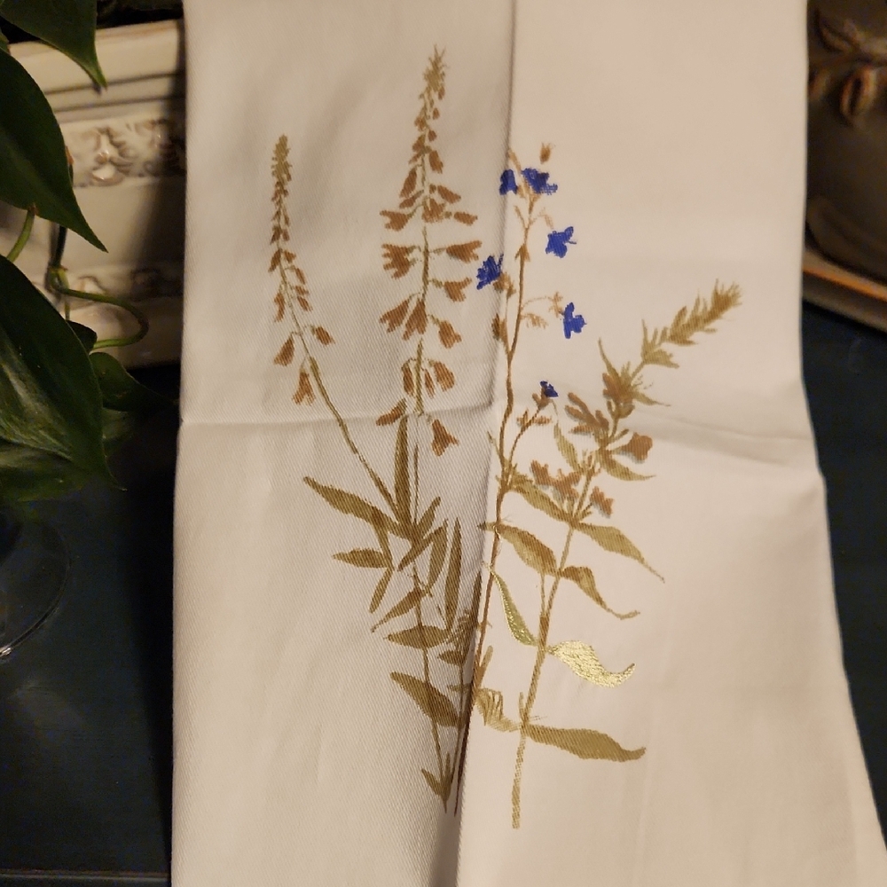 Watercolor Floral Embroidered Table Cloth Napkins Set Of 7